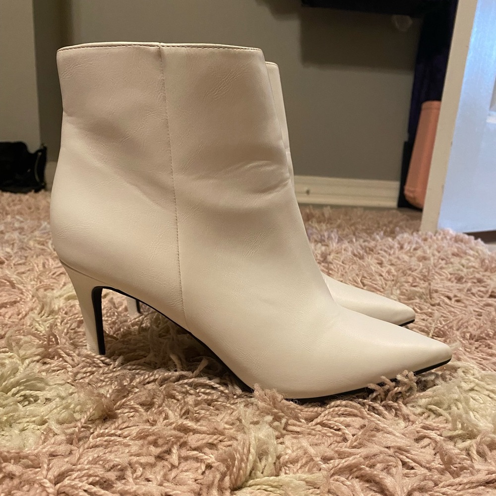 Diva white booties